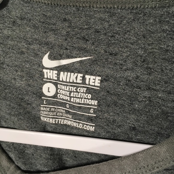 Nike tee - Picture 4 of 4